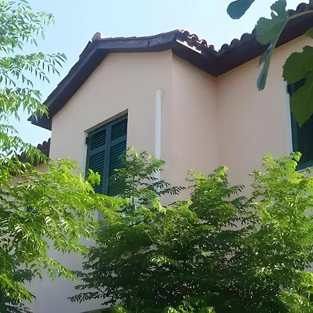 Giorgos House First Floor Holiday home *