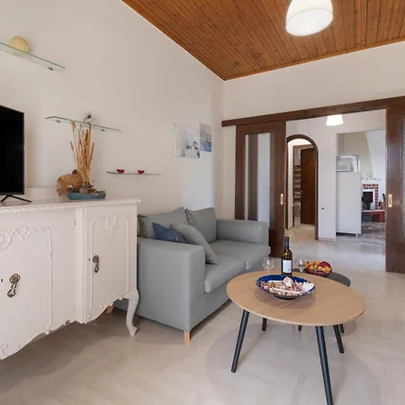 Giorgos House First Floor Hébergement de vacances